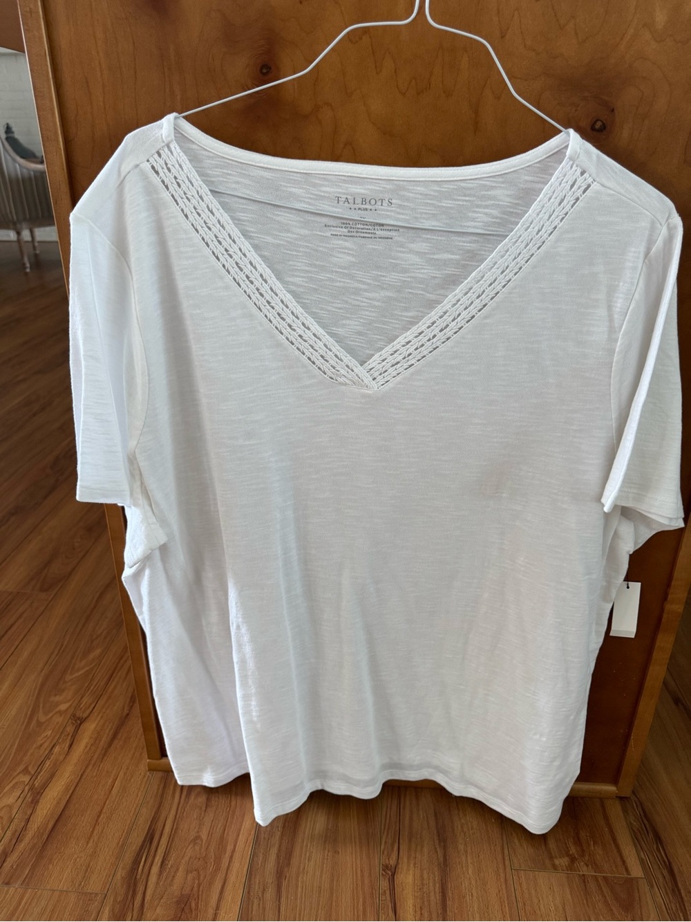 Talbots White Short Sleeve V-Neck Tee with Braided Trim